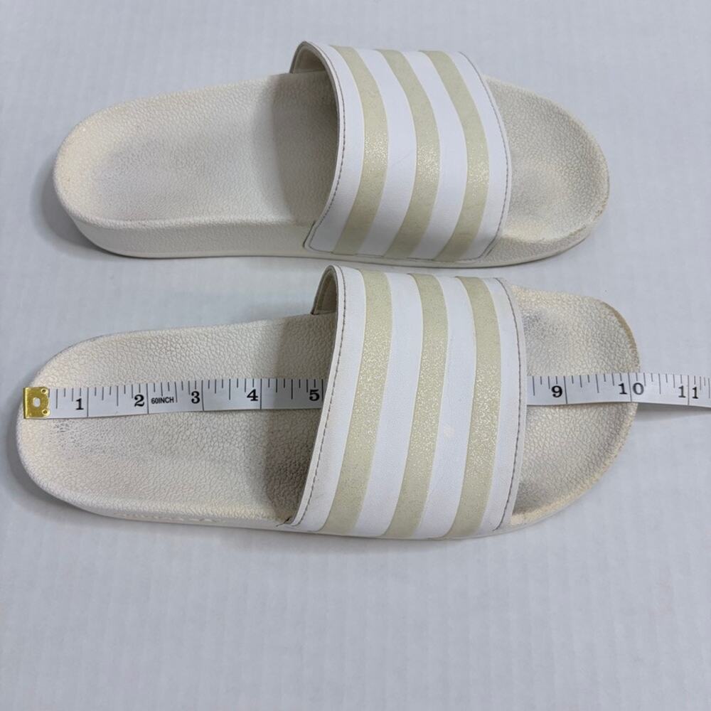 Adidas Women's Adilette Slides Size 7 Off White Shower Sandals Striped GX0036 - Picture 7 of 8